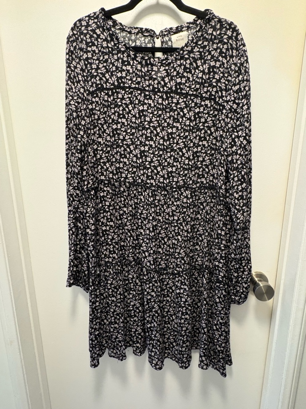 Knox Rose Floral Tiered Long Sleeve Dress - Black & White
